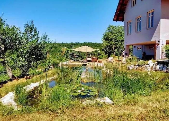 In Bunjevci With Sauna & Garden Сasa de vacaciones